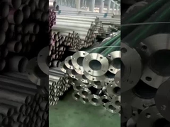 フレンズとパイプは輸送のために準備してください